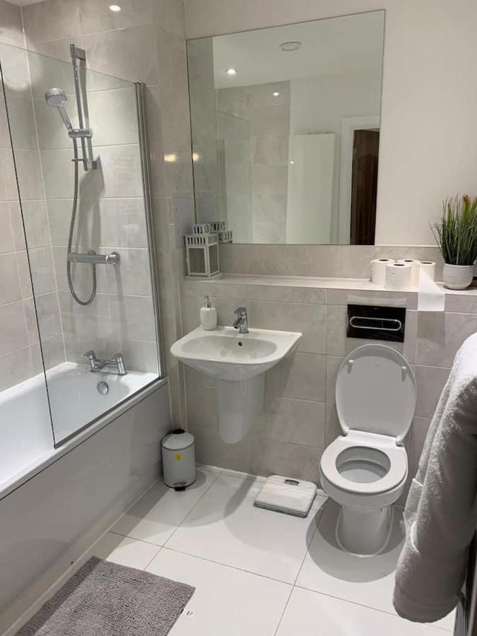 Lovely 1-Bed Serviced Apartment With Free Parking West Thurrock Kültér fotó