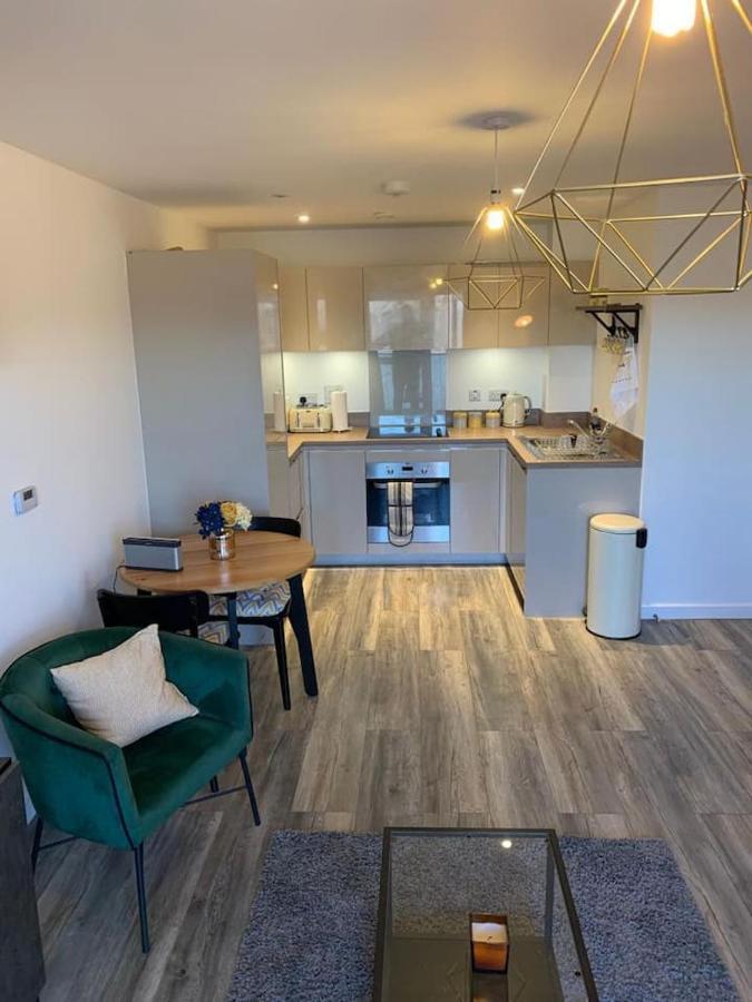 Lovely 1-Bed Serviced Apartment With Free Parking West Thurrock Kültér fotó