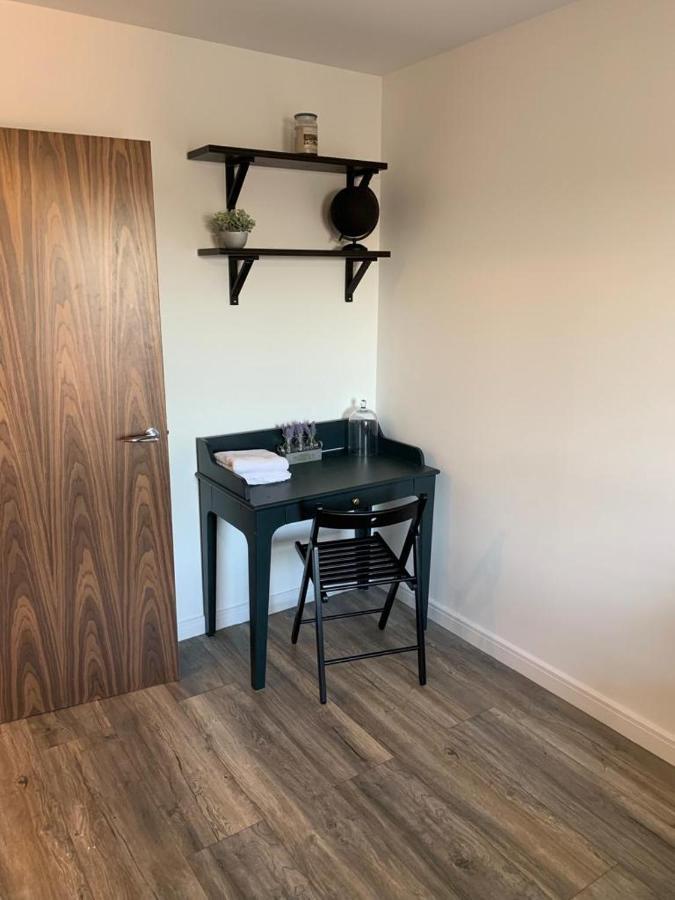 Lovely 1-Bed Serviced Apartment With Free Parking West Thurrock Kültér fotó